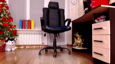 CassieAndDonald online show from December 30, 2024, 2:30 pm