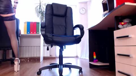 CassieAndDonald online show from October 27, 2025, 11:58 am