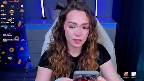 Snapshot of hottease_pvt chatting on February 15, 2026, 1:31 pm hello Im Eva online show from February 15, 2026, 1:31 pm