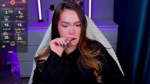 Snapshot of hottease_pvt chatting on March 20, 2026, 5:29 pm hello Im Eva online show from March 20, 2026, 5:29 pm