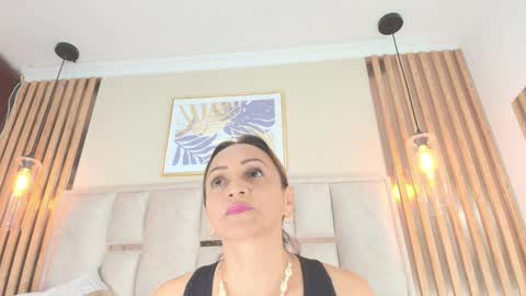 Natalie  online show from September 17, 2025, 2:13 am