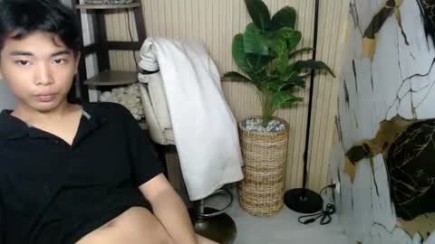 hottestloues online show from June 27, 2026, 4:39 am