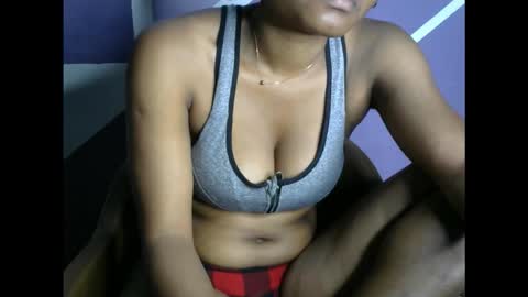 hottie baddie14 online show from September 13, 2025, 10:48 am