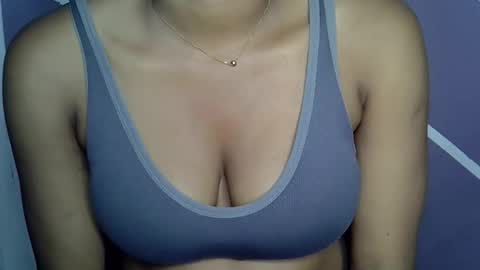 hottie baddie14 online show from September 18, 2025, 6:04 am