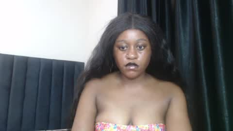 Snapshot of hottie_ebonie chatting on July 13, 2026, 6:00 pm Ella online show from July 13, 2026, 6:00 pm