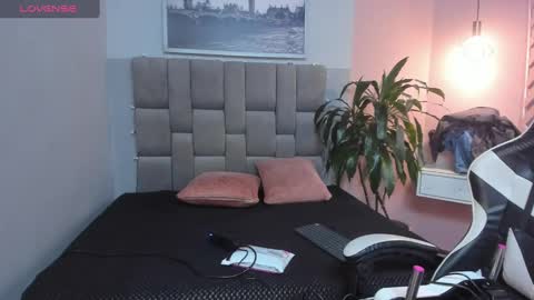   2pm - 9pm GMT-5 online show from January 22, 2025, 8:17 pm