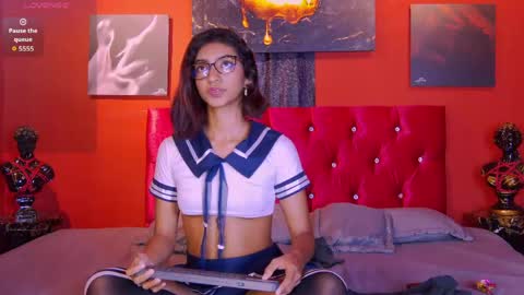 Veronica independent model online show from April 10, 2026, 8:35 pm