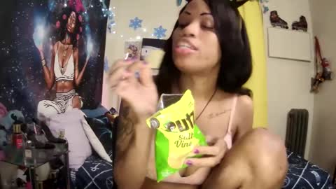 Snapshot of hottiefreckles chatting on December 26, 2024, 12:46 am Tokyodagoddess online show from December 26, 2024, 12:46 am