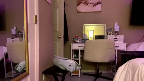 hottiewithabody101 online show from September 28, 2025, 7:36 am