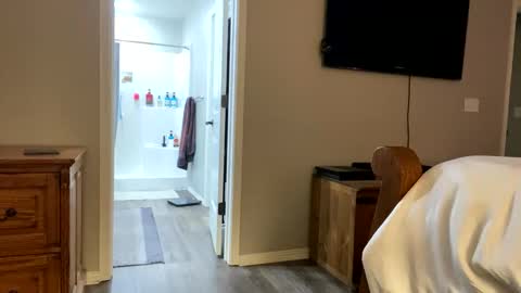 hottiewithabody101 online show from April 8, 2026, 7:47 pm