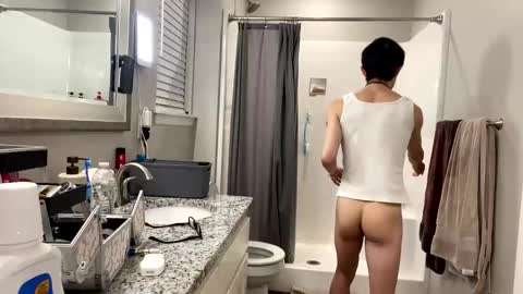 Snapshot of hottiewithabody101 chatting on June 1, 2026, 11:01 am hottiewithabody101 online show from June 1, 2026, 11:01 am
