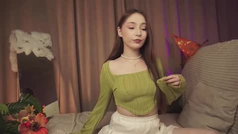 hottpeachh online show from October 31, 2025, 4:19 pm