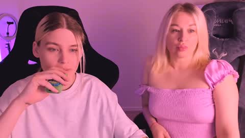 Nessie and Jessie online show from January 2, 2025, 4:35 pm