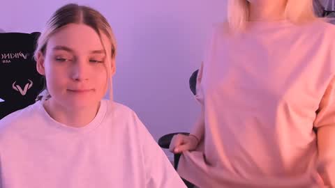 Nessie and Jessie online show from January 11, 2025, 11:34 am