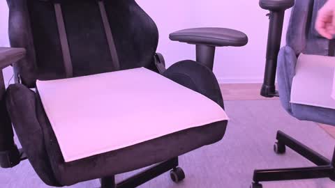 Nessie and Jessie online show from January 26, 2025, 7:32 am