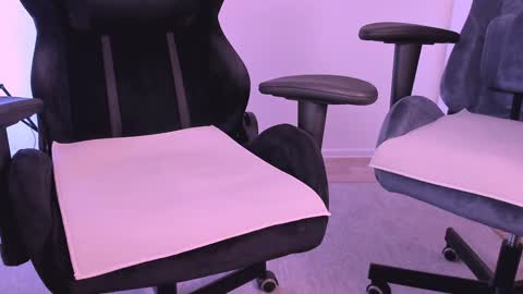 Nessie and Jessie online show from January 27, 2025, 5:26 pm