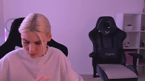 Nessie and Jessie online show from February 4, 2025, 11:05 am