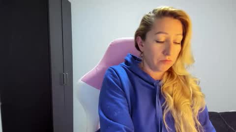 hottychrystal online show from February 7, 2026, 1:53 am