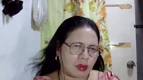 hottycrissy4u online show from May 16, 2026, 2:05 pm