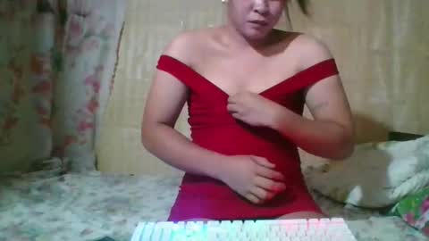 Snapshot of hotwild4uxx chatting on May 4, 2026, 1:40 pm hotwild4uxx online show from May 4, 2026, 1:40 pm