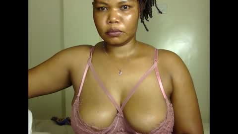 hotysquiter433224 online show from November 24, 2025, 10:53 pm