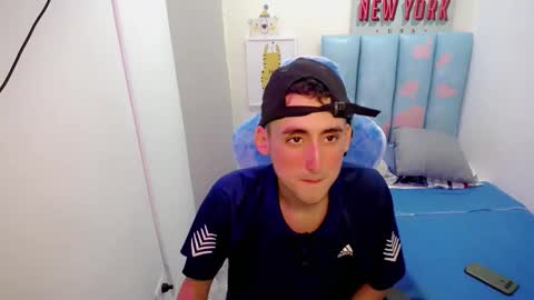 Snapshot of houston_bby_ chatting on February 22, 2026, 7:34 pm HOUSTON online show from February 22, 2026, 7:34 pm