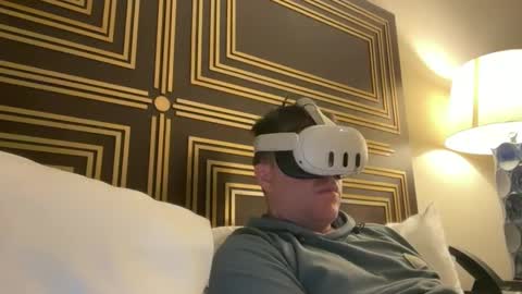 houstondream99 online show from April 10, 2026, 1:00 am