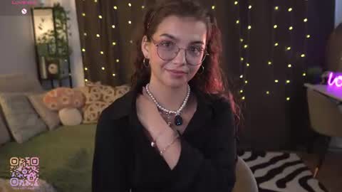 Snapshot of huba_booba chatting on July 10, 2026, 10:51 am Diane online show from July 10, 2026, 10:51 am
