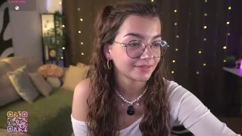 Snapshot of huba_booba chatting on July 19, 2026, 10:19 am Diane online show from July 19, 2026, 10:19 am