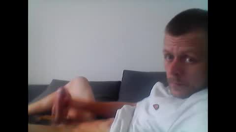 Snapshot of hubikush22 chatting on October 14, 2025, 2:07 pm hubikush22 online show from October 14, 2025, 2:07 pm