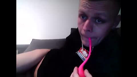 hubikush22 online show from March 16, 2026, 6:01 pm