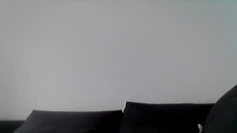 hubikush22 online show from April 11, 2026, 2:43 pm