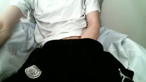 Keanu online show from September 10, 2025, 11:43 am