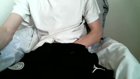 Keanu online show from September 12, 2025, 12:27 pm