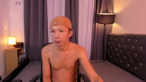 hugecock_pretty714250 online show from November 8, 2025, 7:01 pm