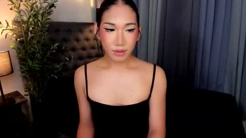 Snapshot of hugecockasianprincess chatting on August 5, 2026, 9:39 pm Lexy online show from August 5, 2026, 9:39 pm