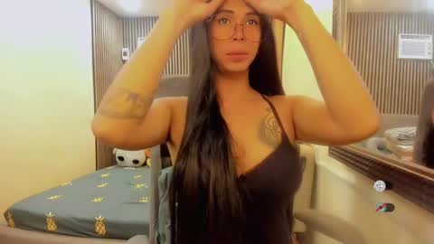 Snapshot of hugecockgoddessxxx chatting on December 31, 2024, 1:08 pm Queen karen grey online show from December 31, 2024, 1:08 pm