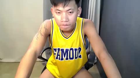 hugecockjames09 online show from September 14, 2025, 4:44 am