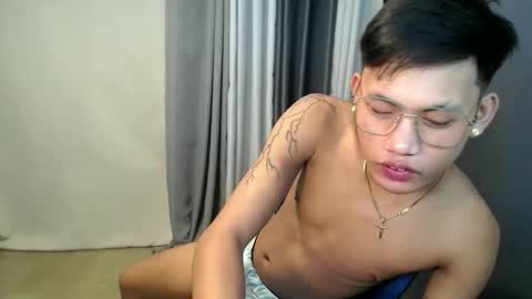 hugecockjames09 online show from September 15, 2025, 5:51 am