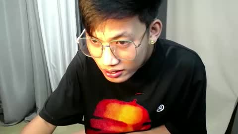 hugecockjames09 online show from October 2, 2025, 12:45 pm