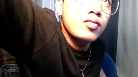 hugecockjames09 online show from October 12, 2025, 10:47 am