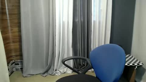 hugecockjames09 online show from October 29, 2025, 8:27 am