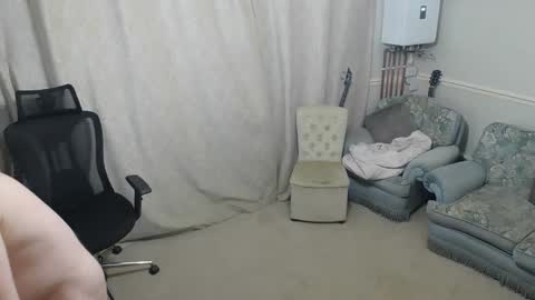 Snapshot of hugedick1965 chatting on December 18, 2025, 10:49 pm hugedick1965 online show from December 18, 2025, 10:49 pm