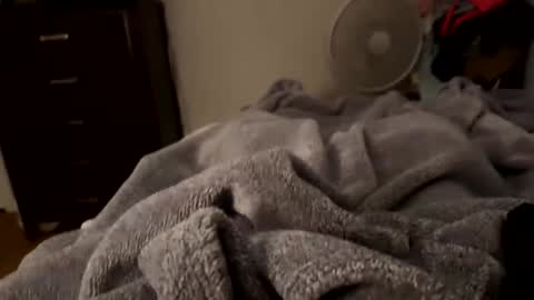 hugo242506 online show from December 8, 2024, 11:35 am