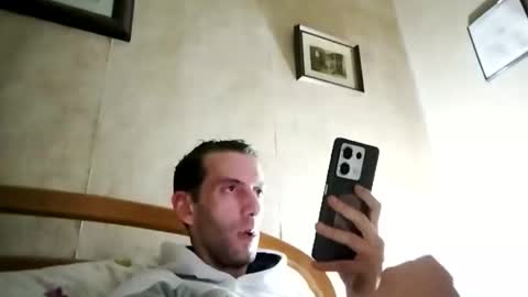 Snapshot of hugo25_xxx chatting on December 17, 2025, 1:55 am AdriBigcock online show from December 17, 2025, 1:55 am