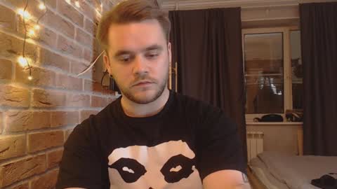 Snapshot of hugo__brad chatting on January 11, 2025, 5:18 pm Hugo online show from January 11, 2025, 5:18 pm