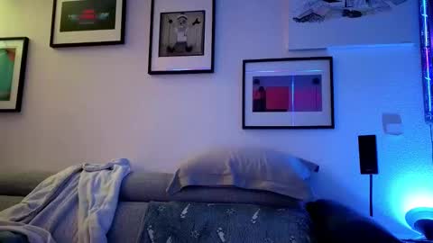 Hugo online show from February 26, 2025, 8:44 pm