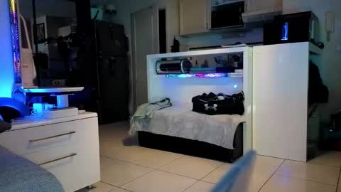 Hugo online show from September 12, 2025, 7:58 pm