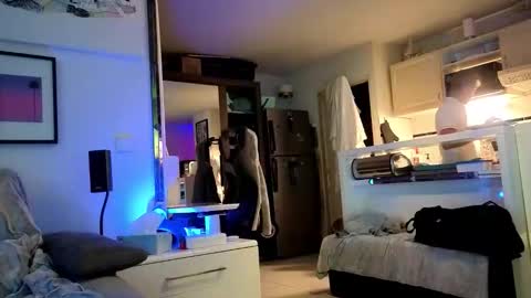 Hugo online show from October 12, 2025, 8:41 pm