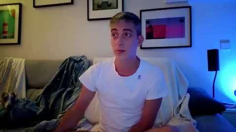 Hugo online show from October 18, 2025, 8:53 pm